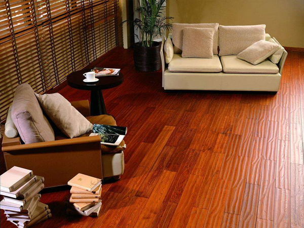 地板保養(yǎng)注意事項(xiàng)