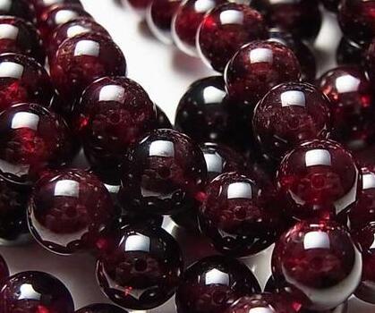 石榴石產(chǎn)自那里？?jī)r(jià)值高嗎？