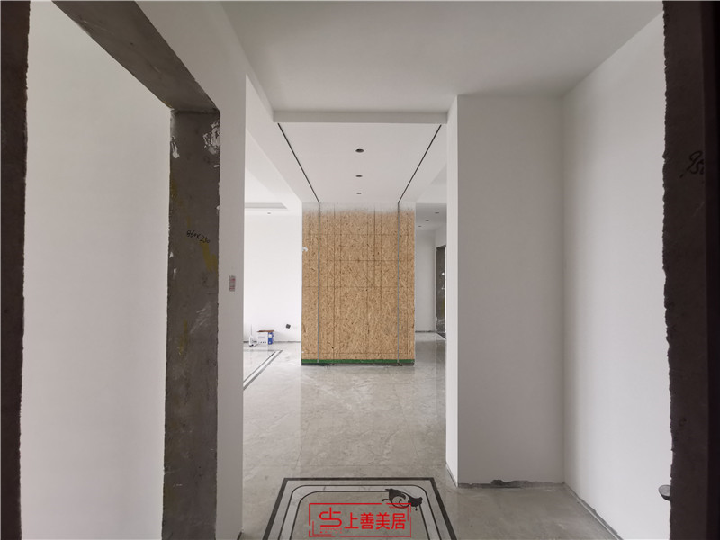 東勝紫御府168平#2/基礎(chǔ)完工  主材正在安裝  做美縫