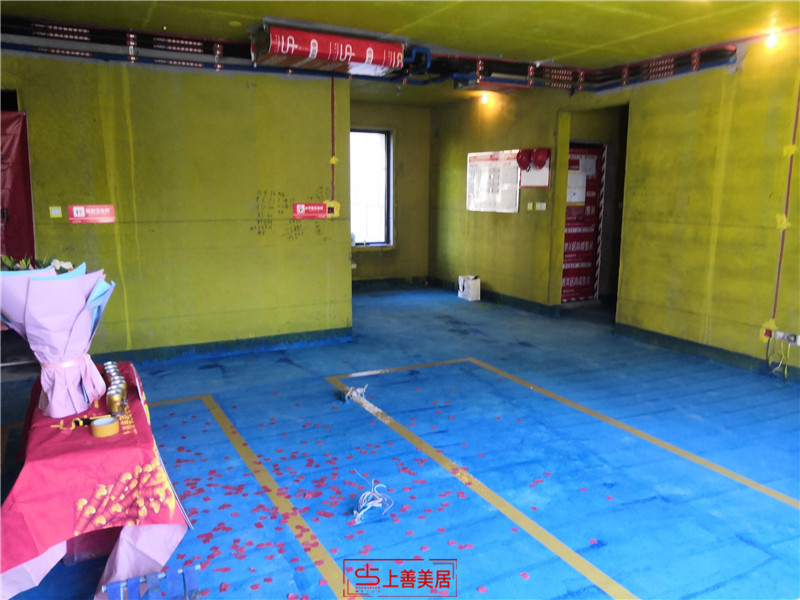 金輝優(yōu)步大廈130平