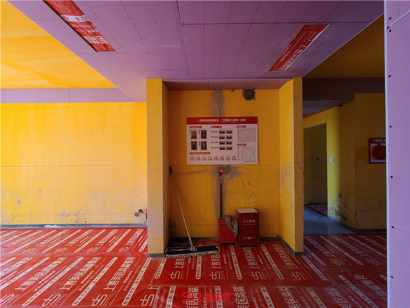 融創(chuàng)中心155平