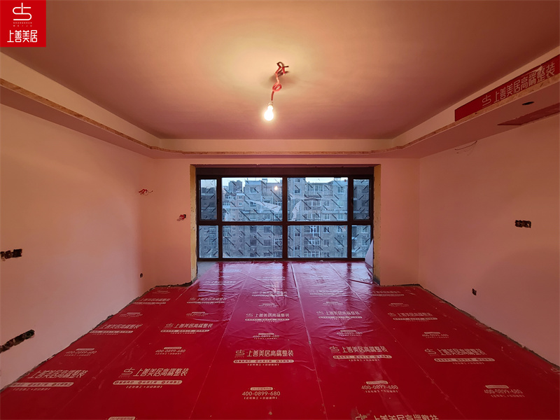 國際城頂躍200平米裝修油工施工階段工地