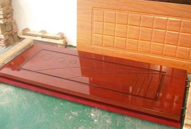 裝修房子室內(nèi)實(shí)木門(mén)一般價(jià)格是多少