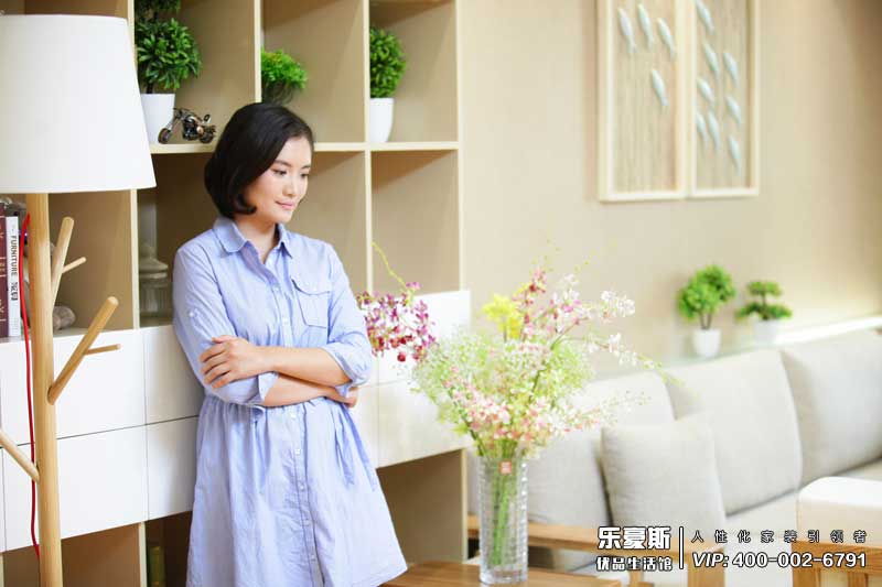 第二屆1024家裝節(jié)美女主播明媛