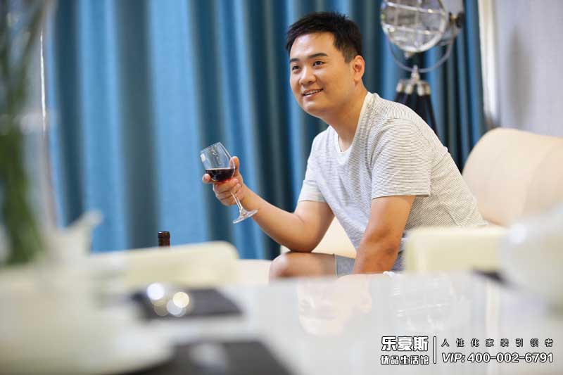 上善美居八大實(shí)景樣間代言主播路昆